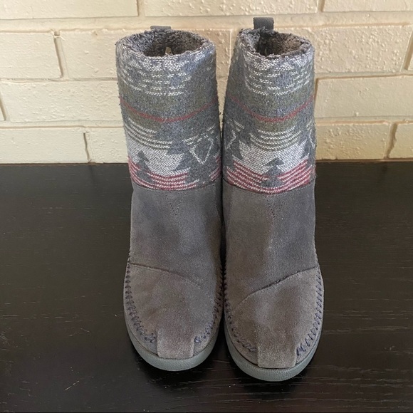 TOMS Nepal Aztec Tribal Print Boots Booties Knit Suede Gray Size 7 M - Picture 3 of 7